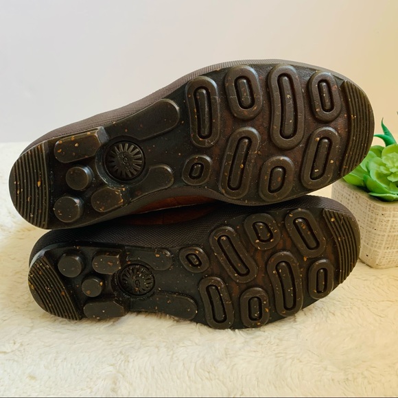 Ugg Belfair brown leather duck toe waterproof shearling boots - Picture 11 of 14